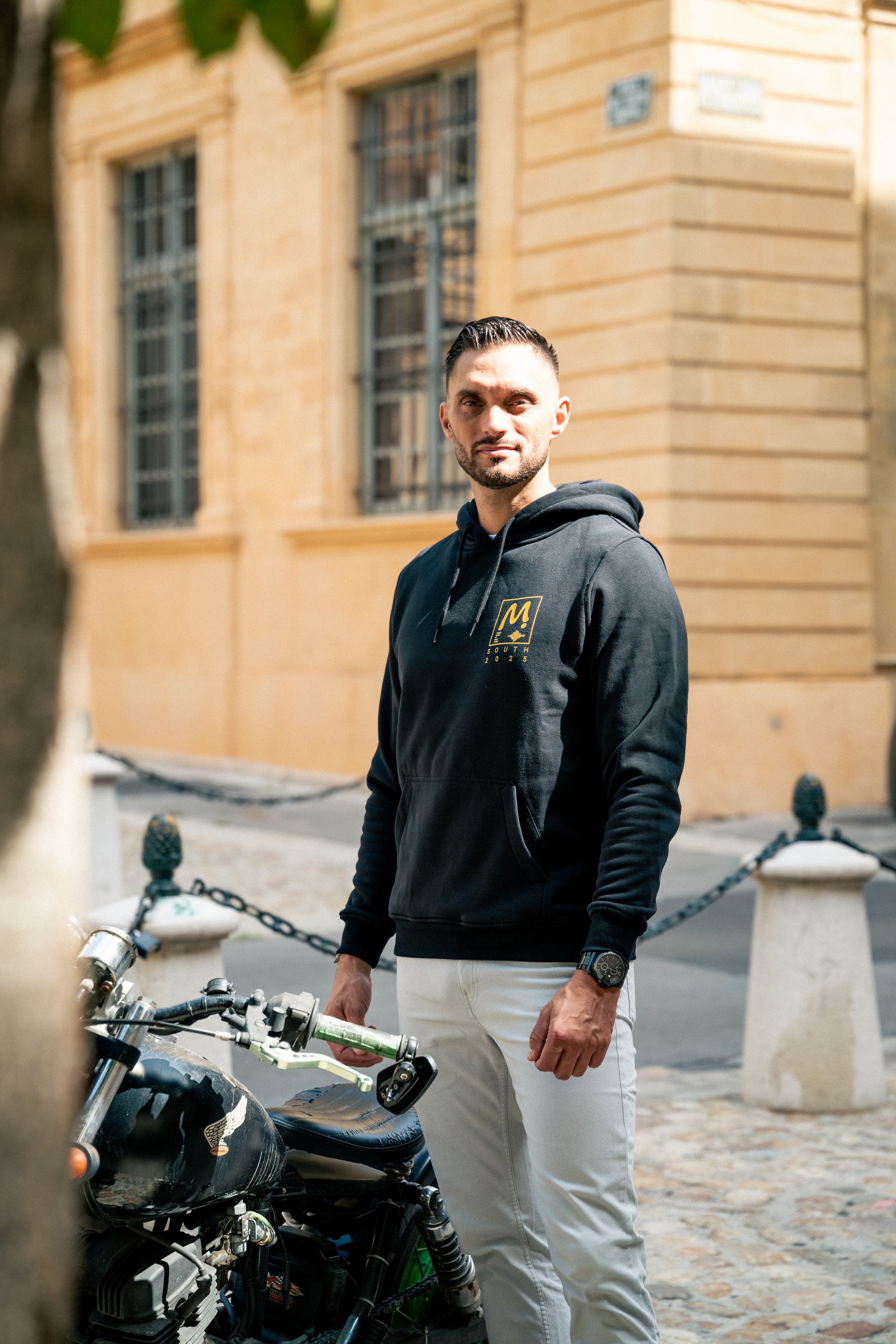 Sweat à capuche MOJÉ Unisexe Noir et Jaune