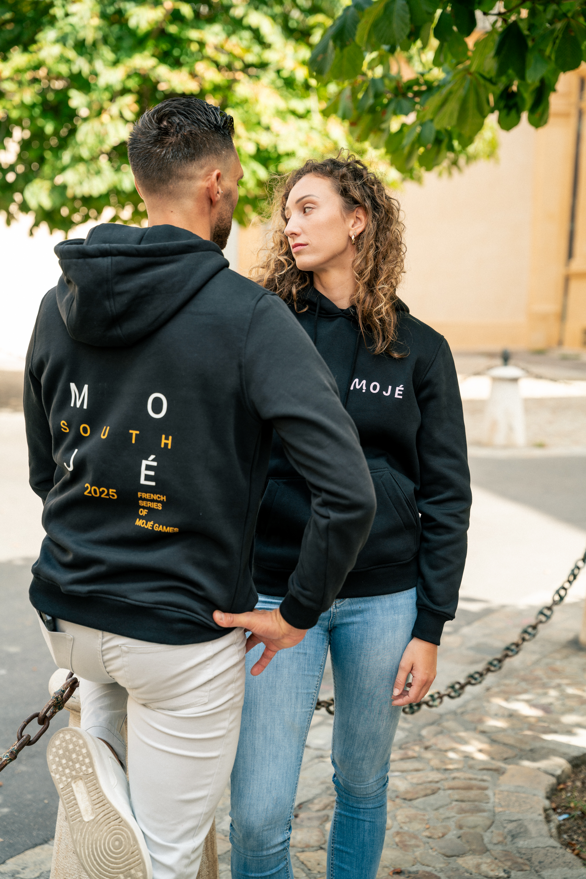 Sweat à capuche MOJÉ Unisexe Noir et Jaune